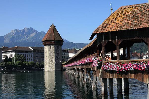 2010瑞義之旅DAY1-琉森 Pic Pimg Tw Hsuehci314 1326633061 4203563109 N Jpg