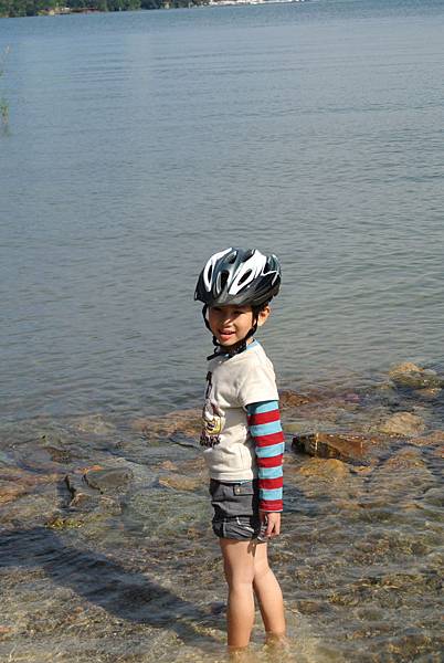 2011日月潭親子遊-騎腳踏車+月牙灣划船 Pic Pimg Tw Hsuehci314 1326725341 2048862844 N Jpg