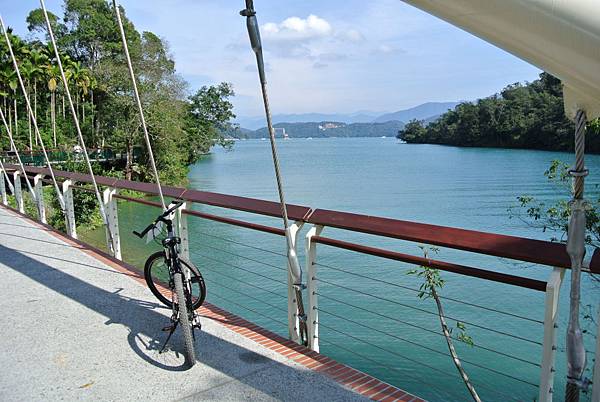 2011日月潭親子遊-騎腳踏車+月牙灣划船 Pic Pimg Tw Hsuehci314 1326725351 1280466737 N Jpg