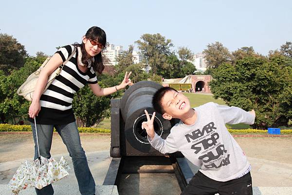 201104台南三日親子遊-四草+古蹟+天梯 Pic Pimg Tw Hsuehci314 1326727059 3780621608 N Jpg