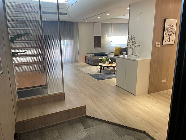 25年樓中樓老屋整修成北歐風現代房開箱 Pic Pimg Tw Hsuehci314 1633780785 3064785120 G N Jpg